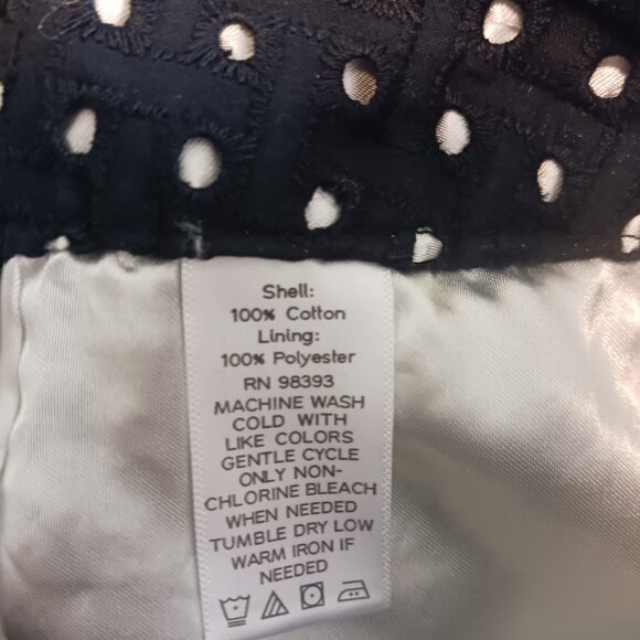 Dennis Basso Black Eyelet Pleated Skirt, White Lining, Size 14, Pockets, Classic - Picture 12 of 12